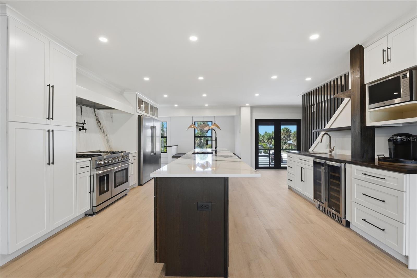 Image 10 of 93 For 2795 Beach Road B