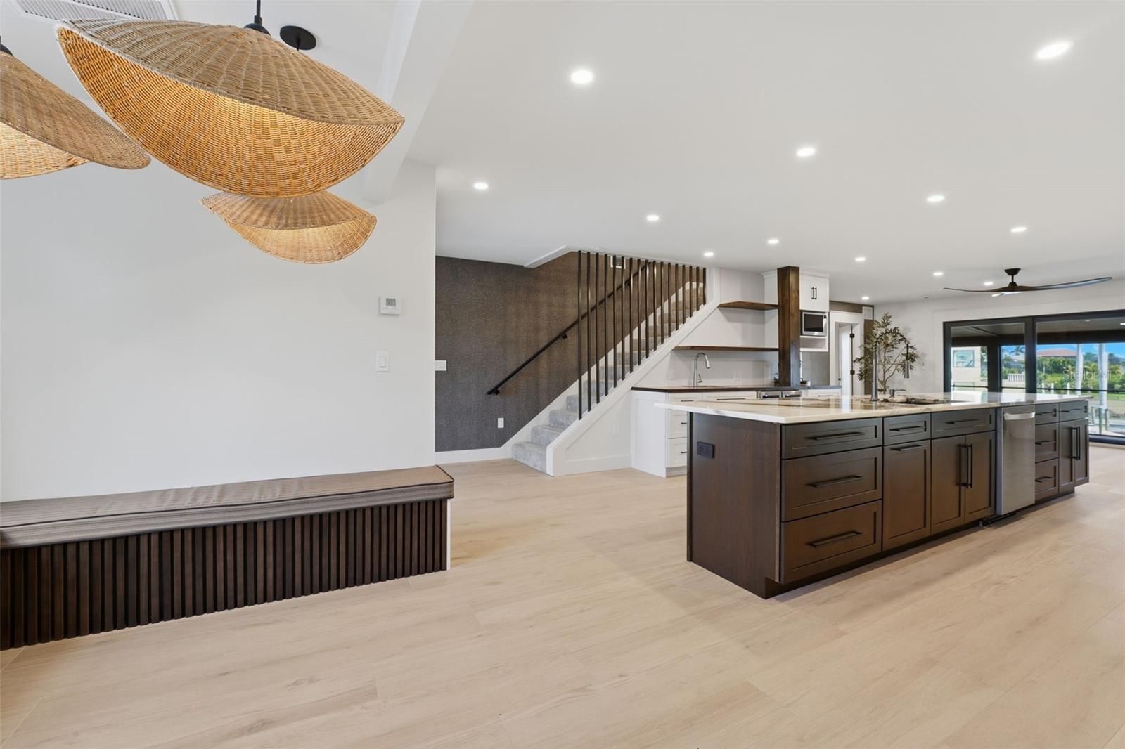 Image 18 of 93 For 2795 Beach Road B