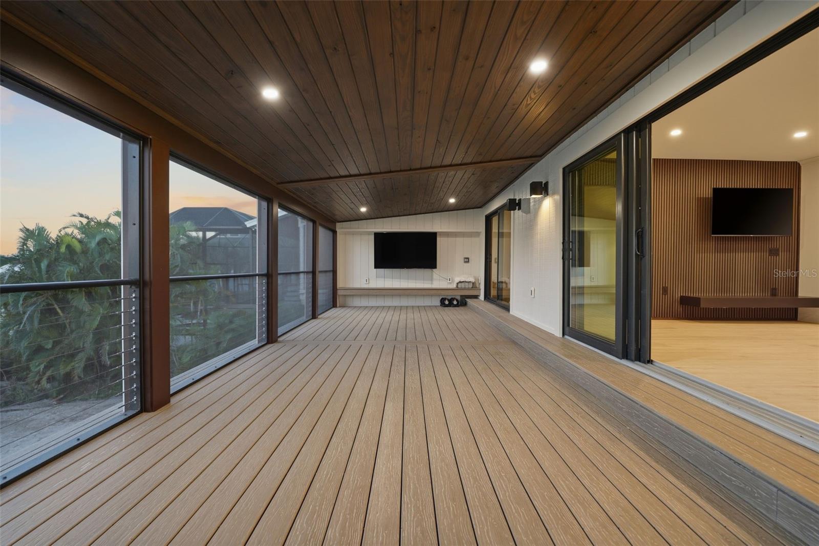 Image 24 of 93 For 2795 Beach Road B