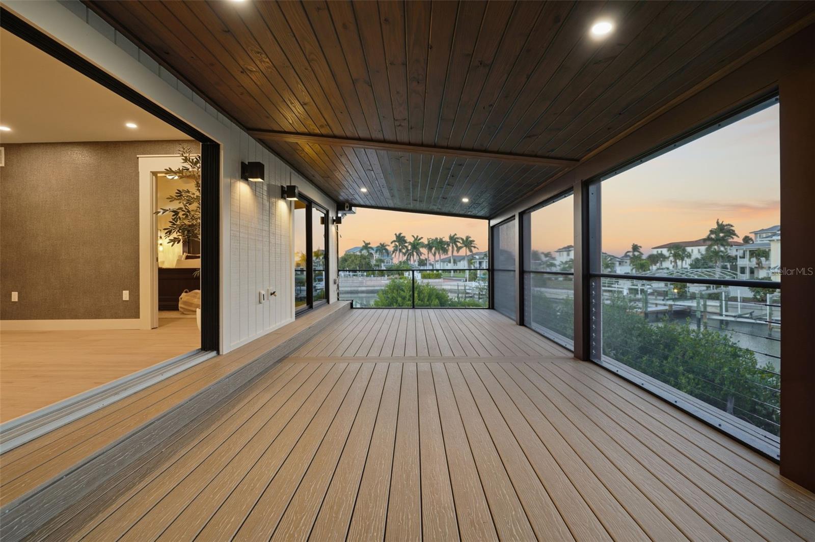 Image 26 of 93 For 2795 Beach Road B