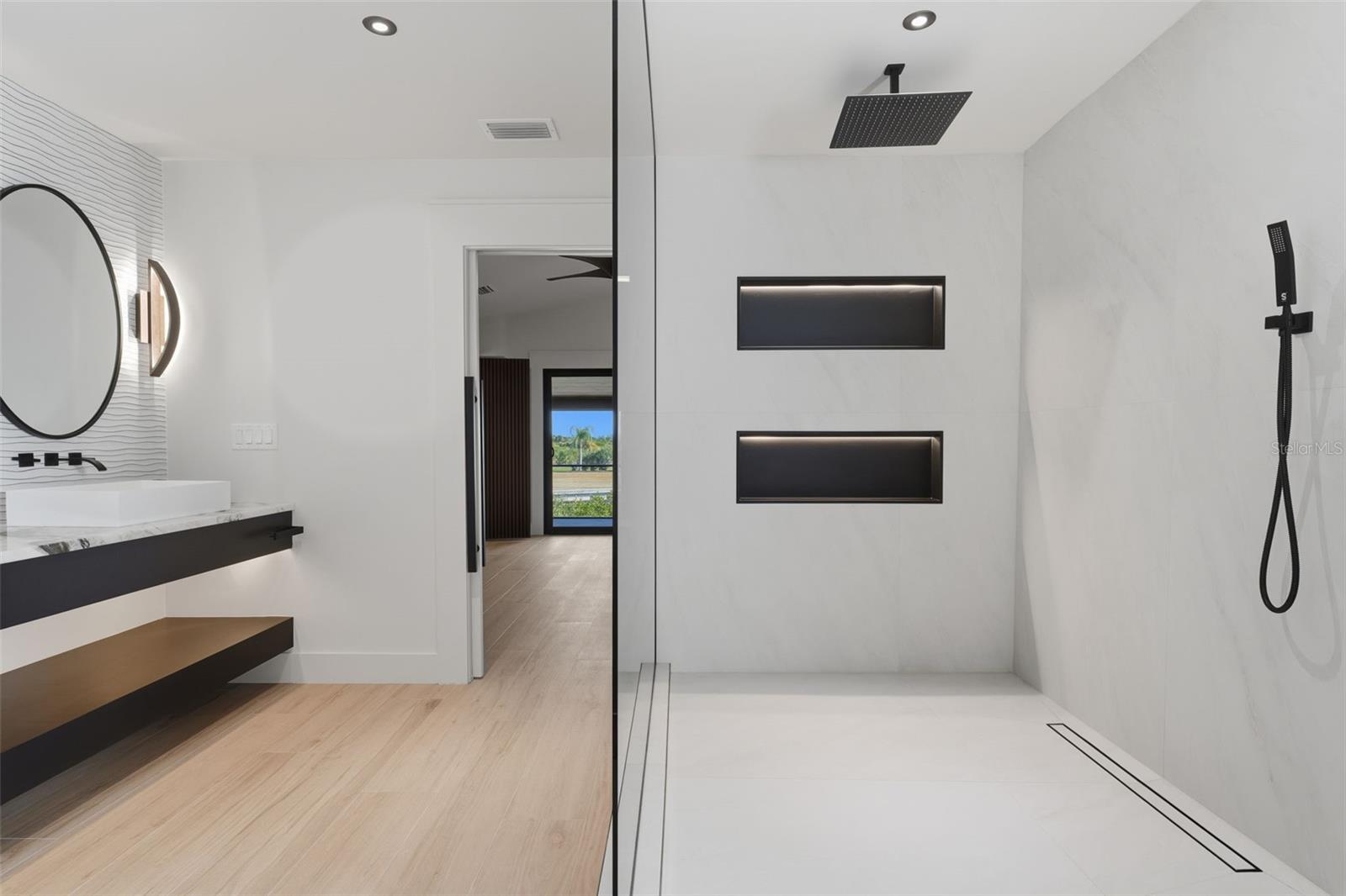 Image 35 of 93 For 2795 Beach Road B