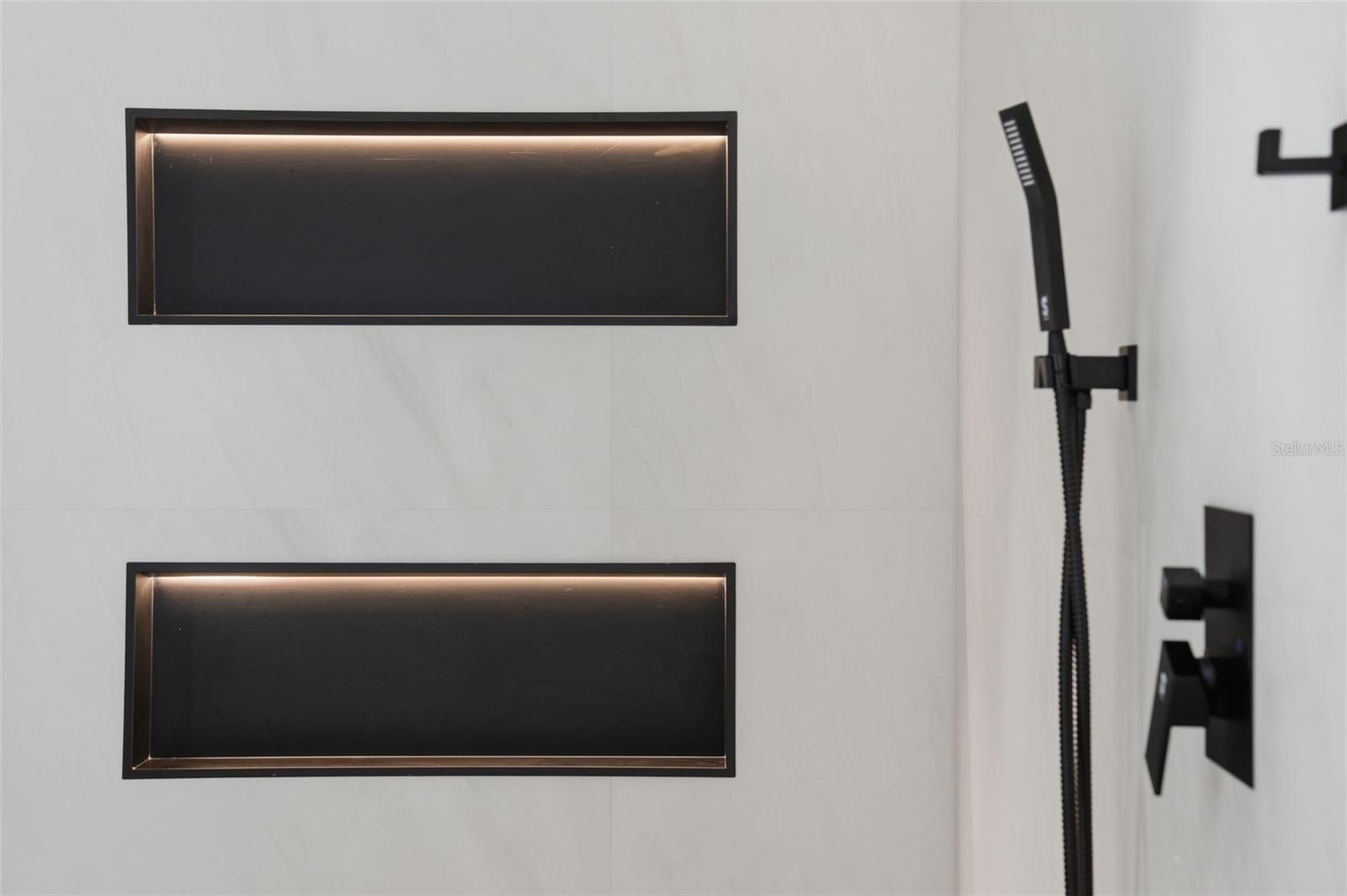 Image 36 of 93 For 2795 Beach Road B