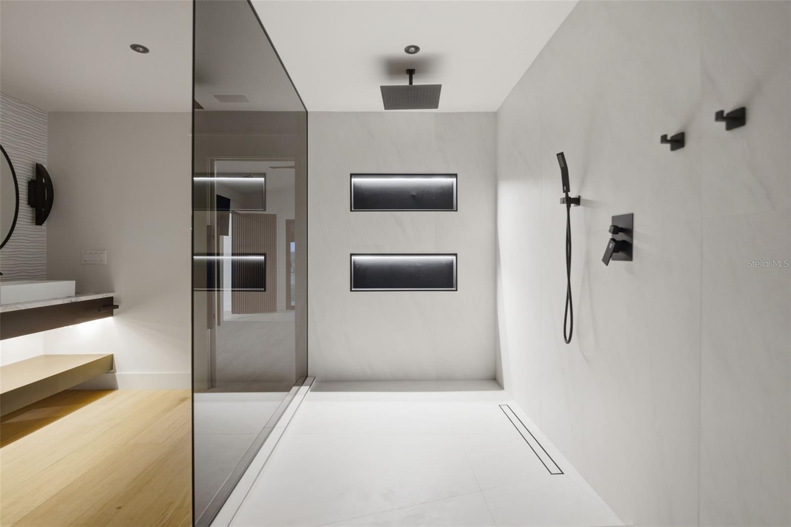 Image 37 of 93 For 2795 Beach Road B