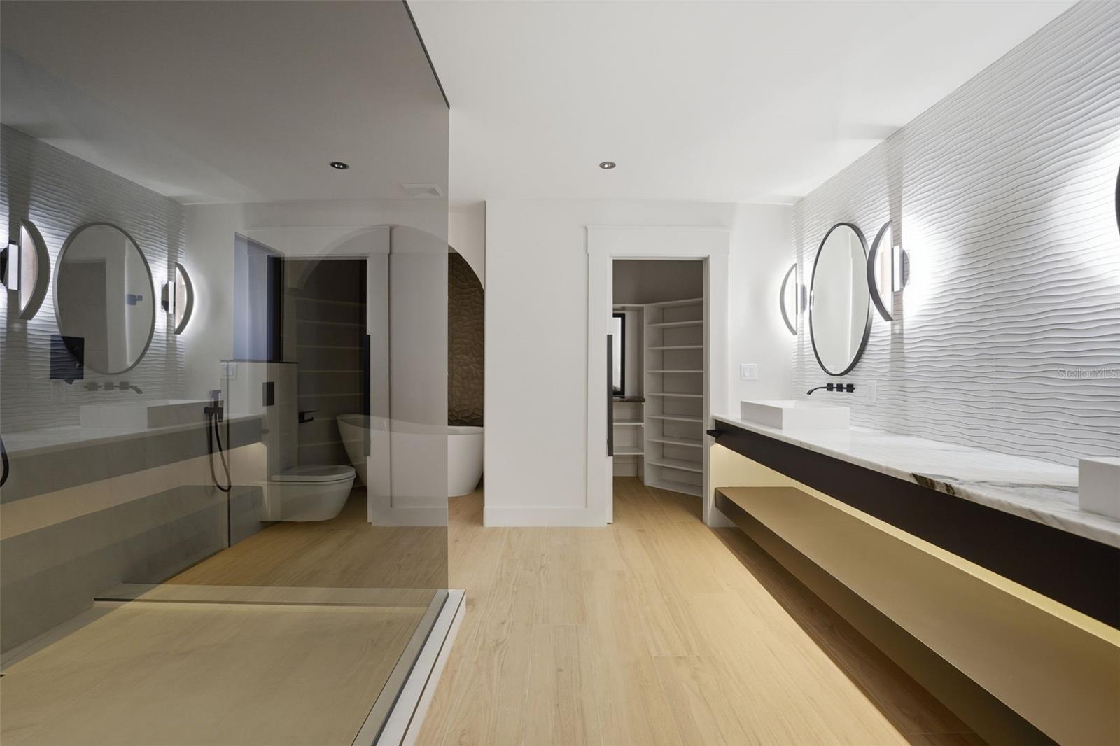 Image 38 of 93 For 2795 Beach Road B