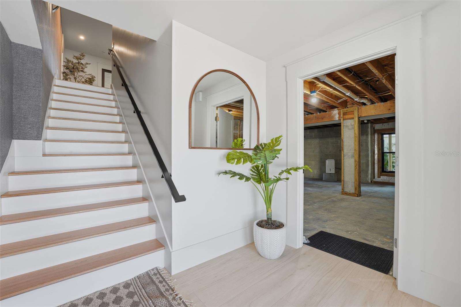 Image 4 of 93 For 2795 Beach Road B