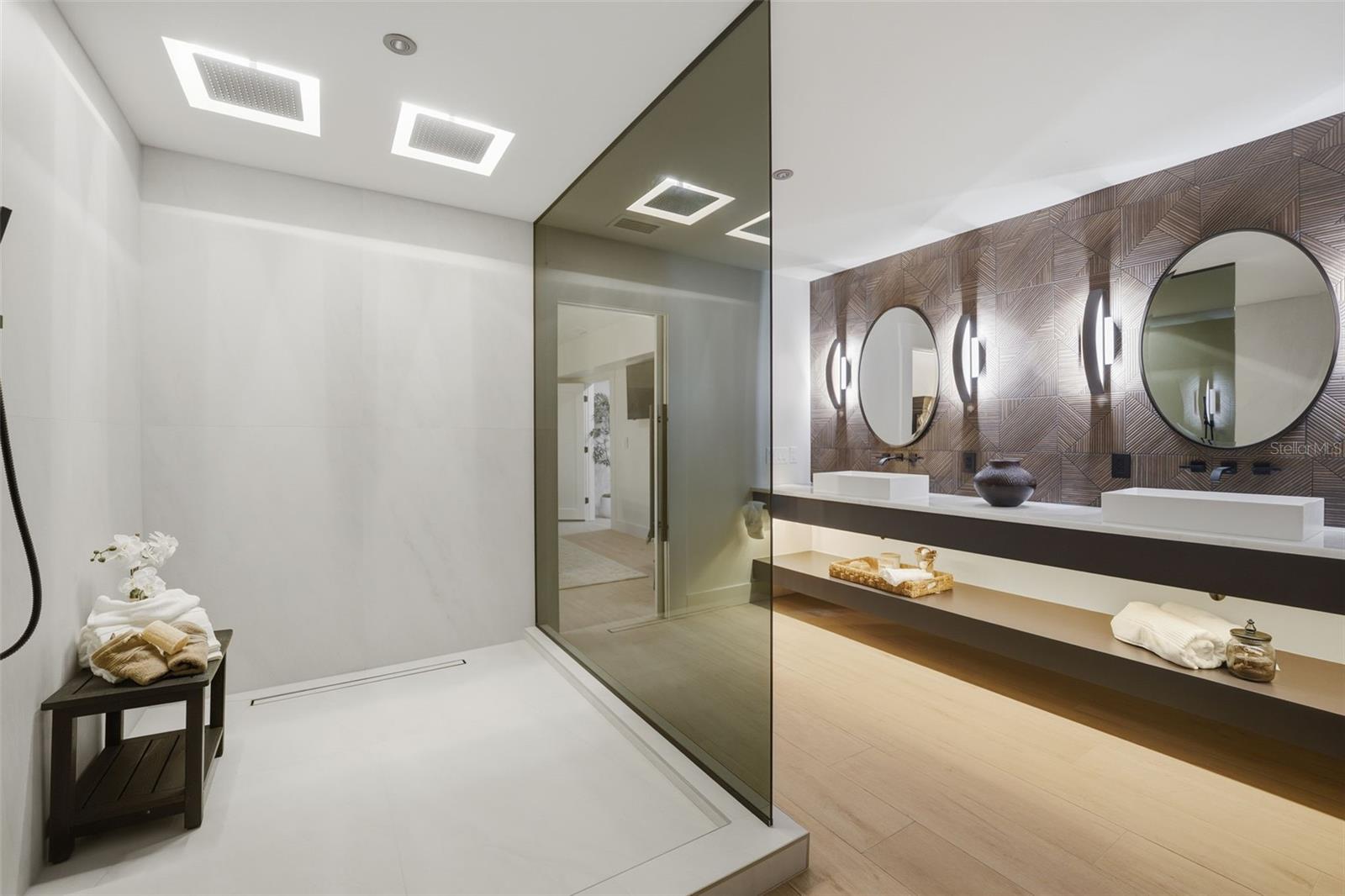 Image 49 of 93 For 2795 Beach Road B