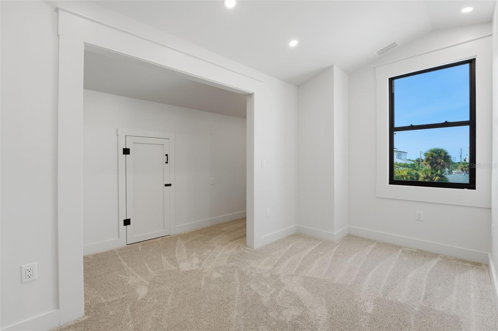 Image 53 of 93 For 2795 Beach Road B