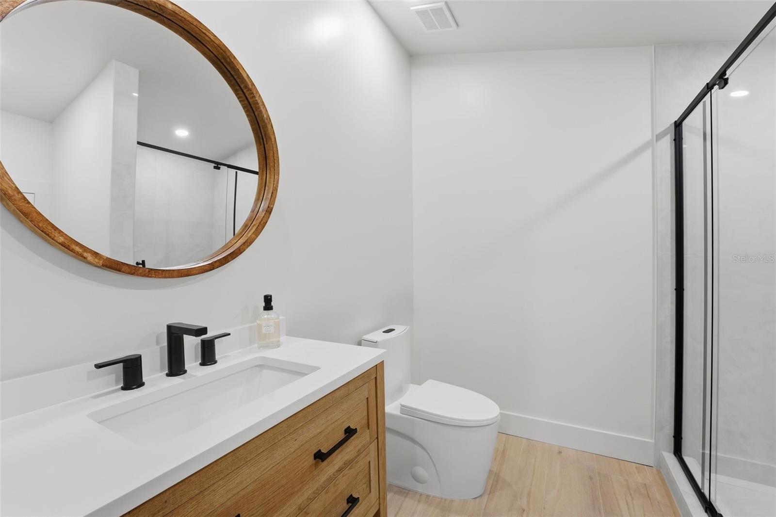 Image 54 of 93 For 2795 Beach Road B