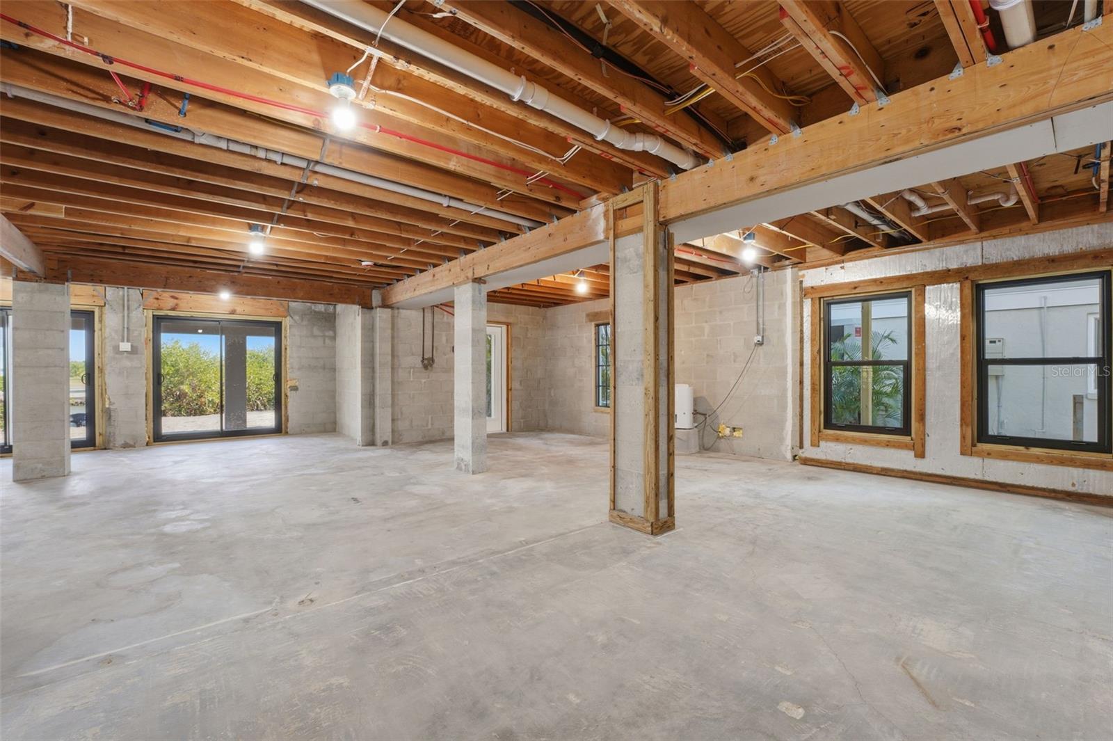 Image 70 of 93 For 2795 Beach Road B