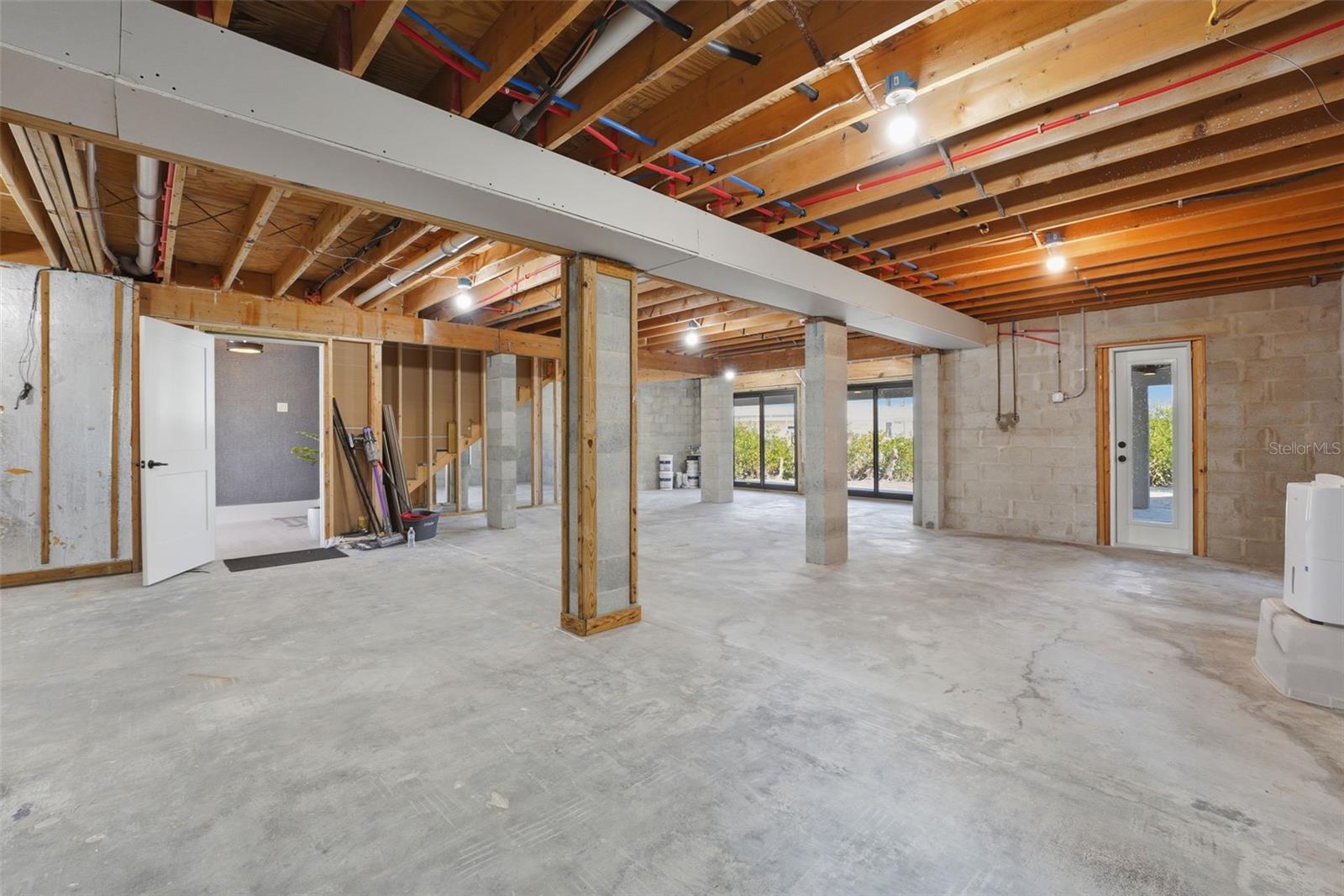 Image 71 of 93 For 2795 Beach Road B