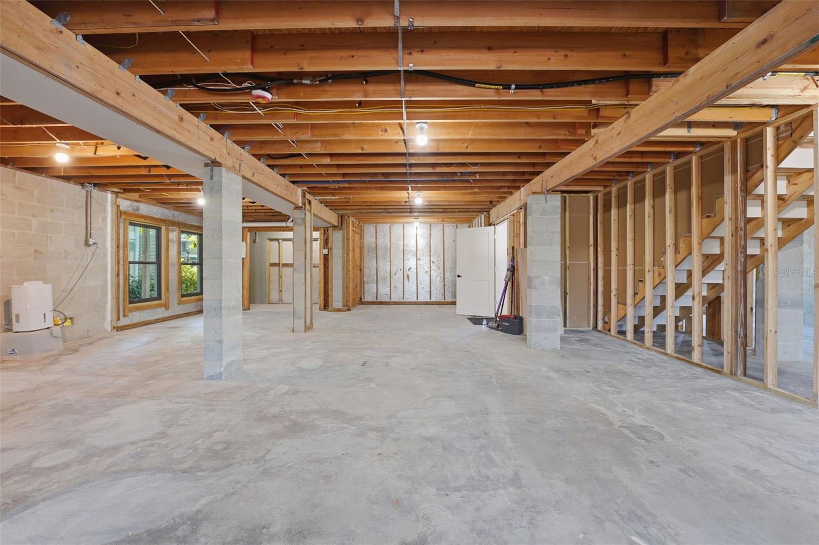 Image 72 of 93 For 2795 Beach Road B