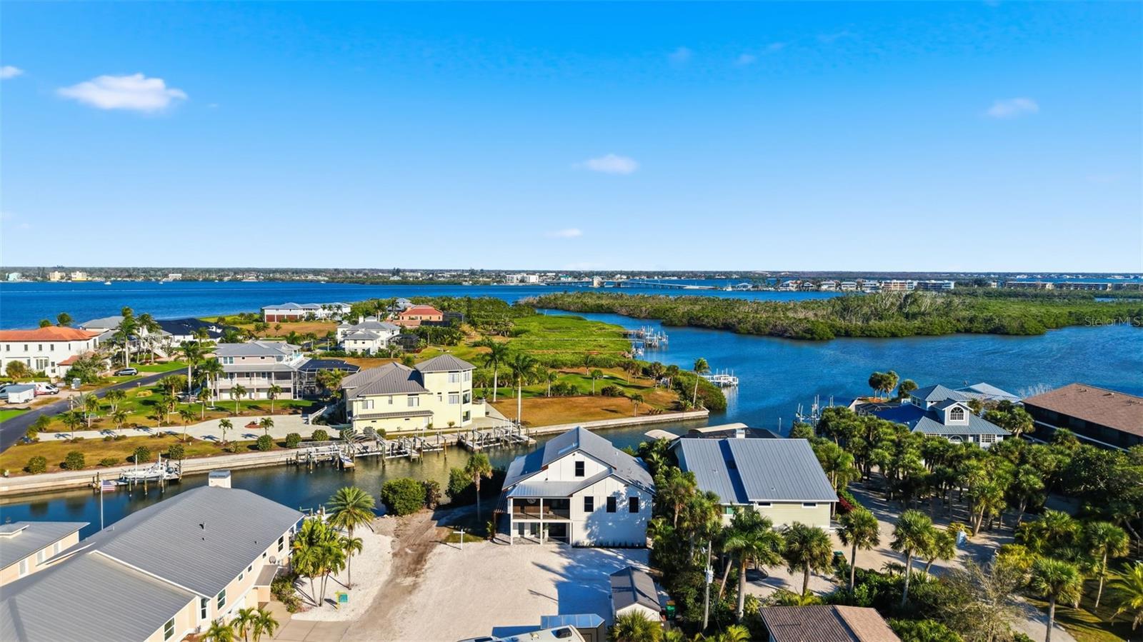 Image 78 of 93 For 2795 Beach Road B