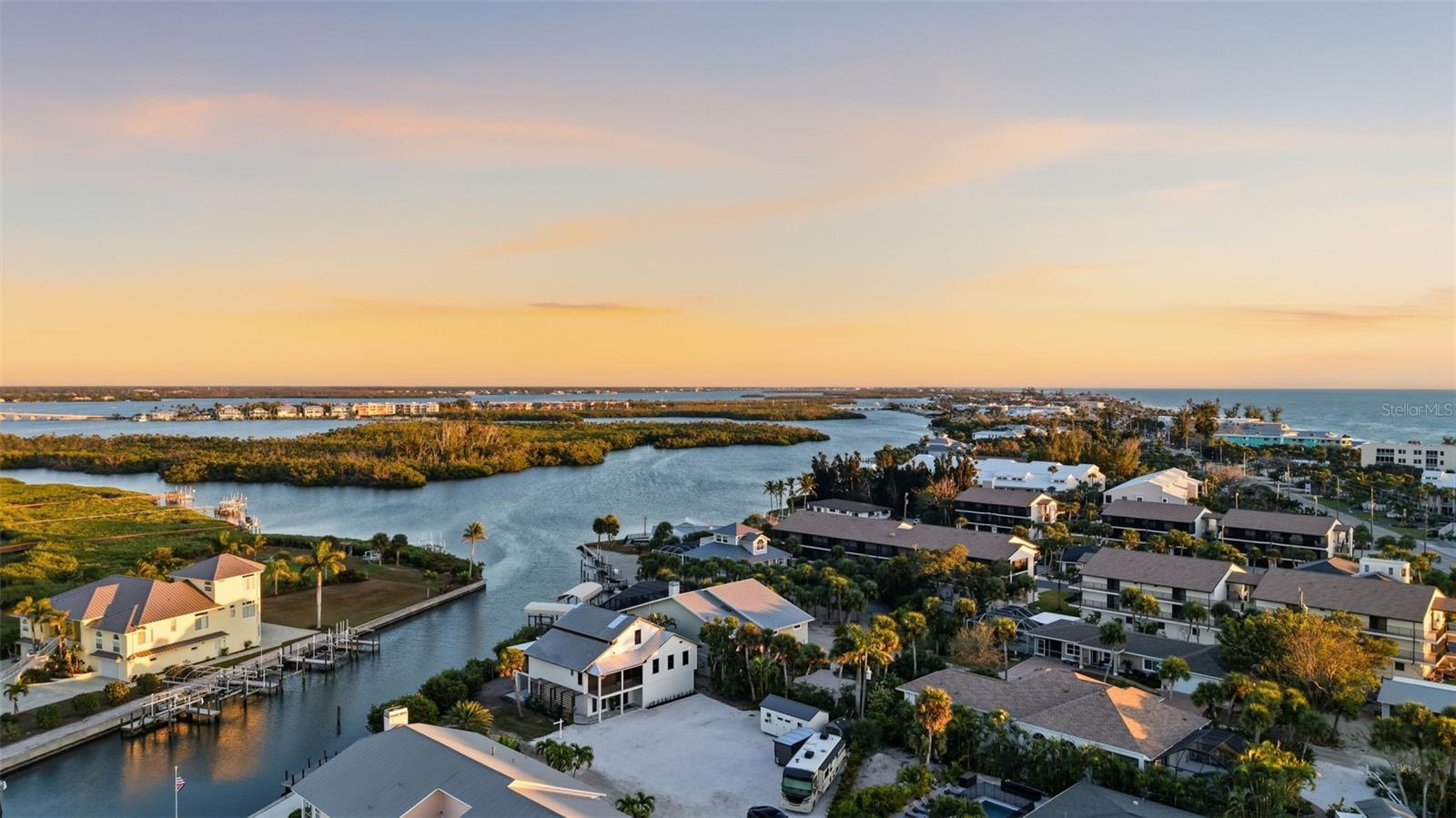 Image 86 of 93 For 2795 Beach Road B