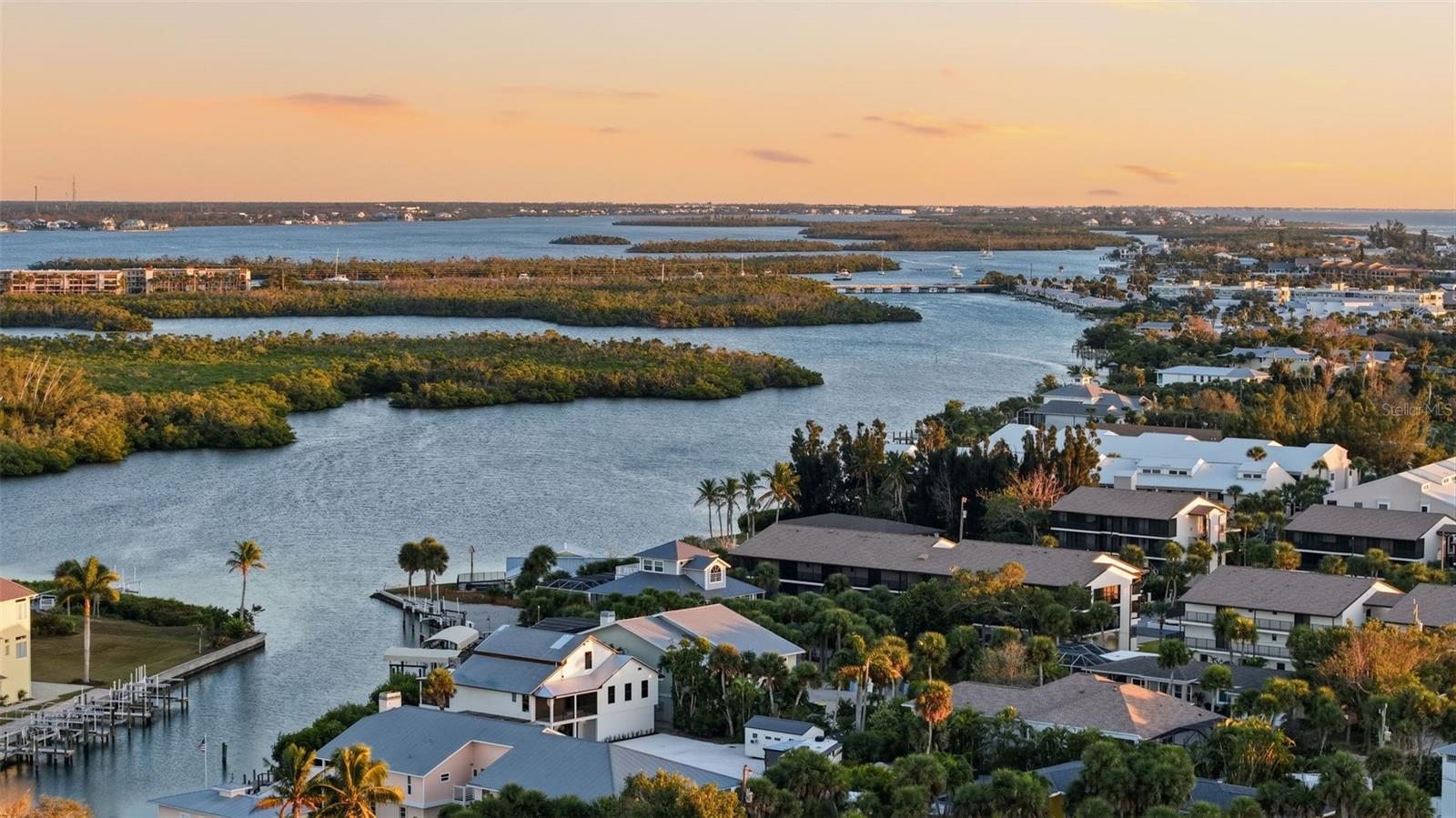 Image 89 of 93 For 2795 Beach Road B