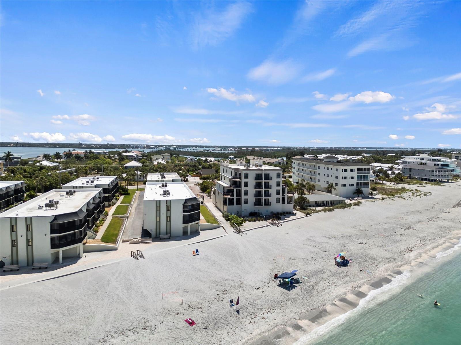 Image 92 of 93 For 2795 Beach Road B