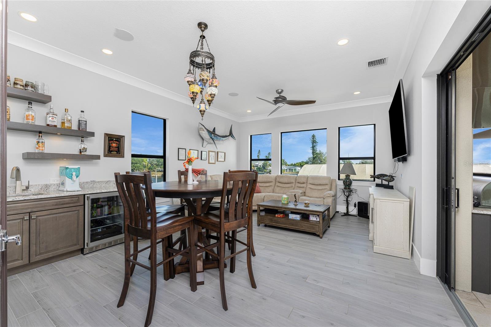 Image 24 of 88 For 265 Severin Rd