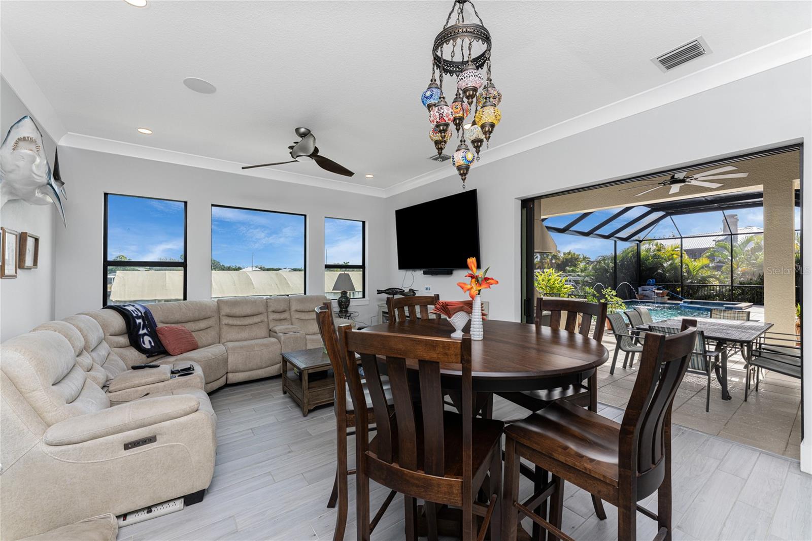 Image 26 of 88 For 265 Severin Rd