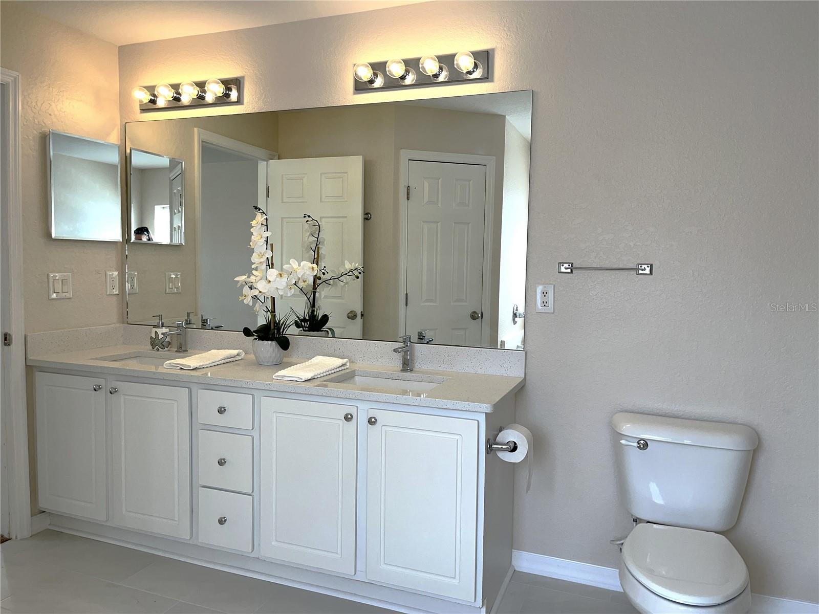 Listing photo id 14 for 117 Angol Street