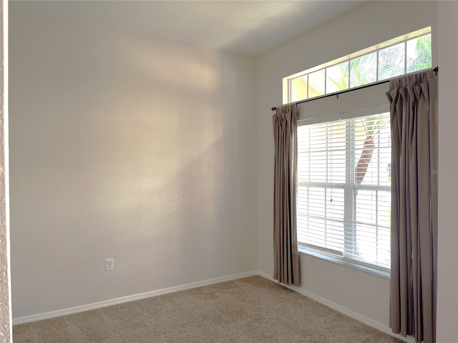 Listing photo id 18 for 117 Angol Street