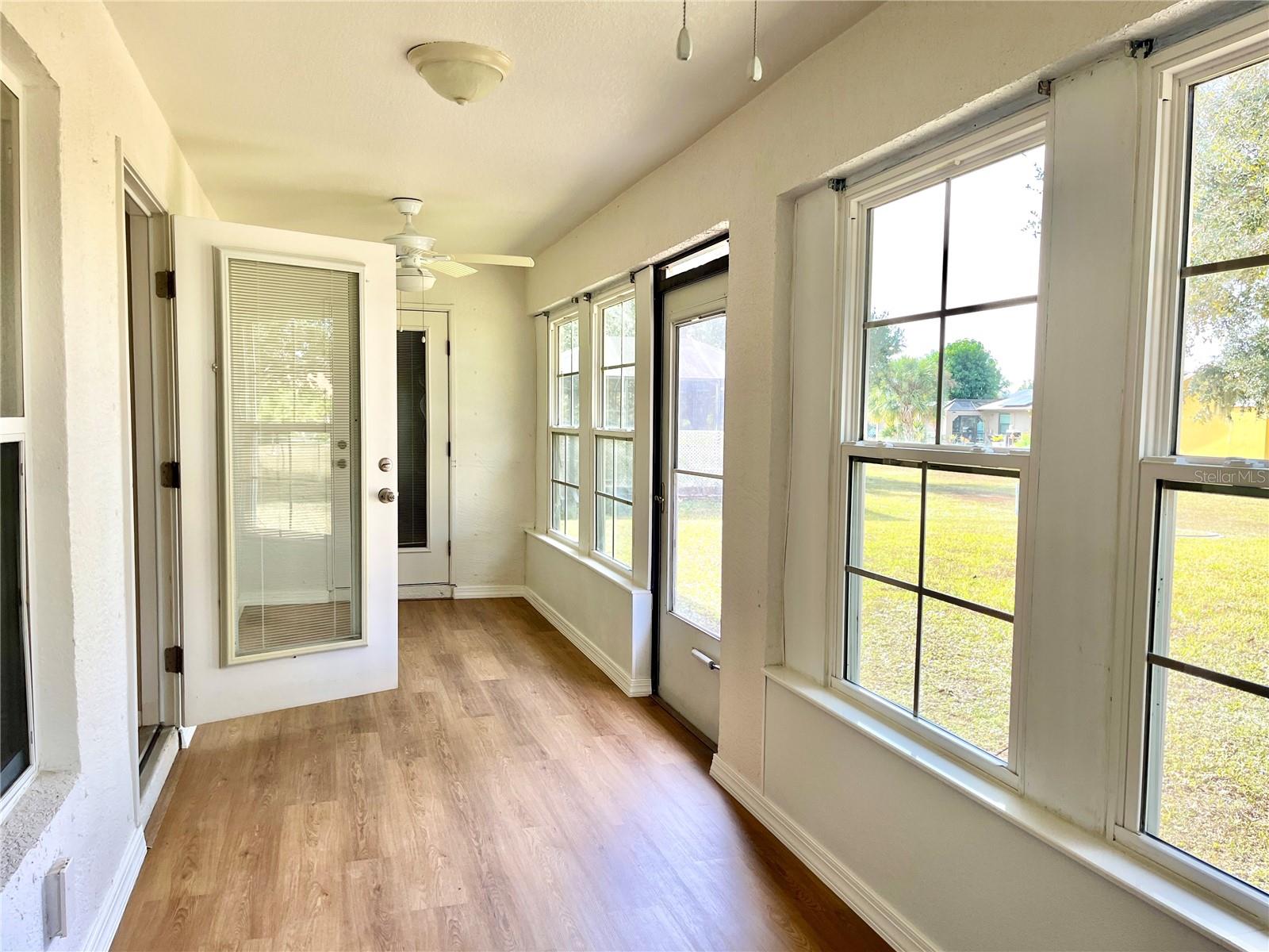 Listing photo id 26 for 117 Angol Street