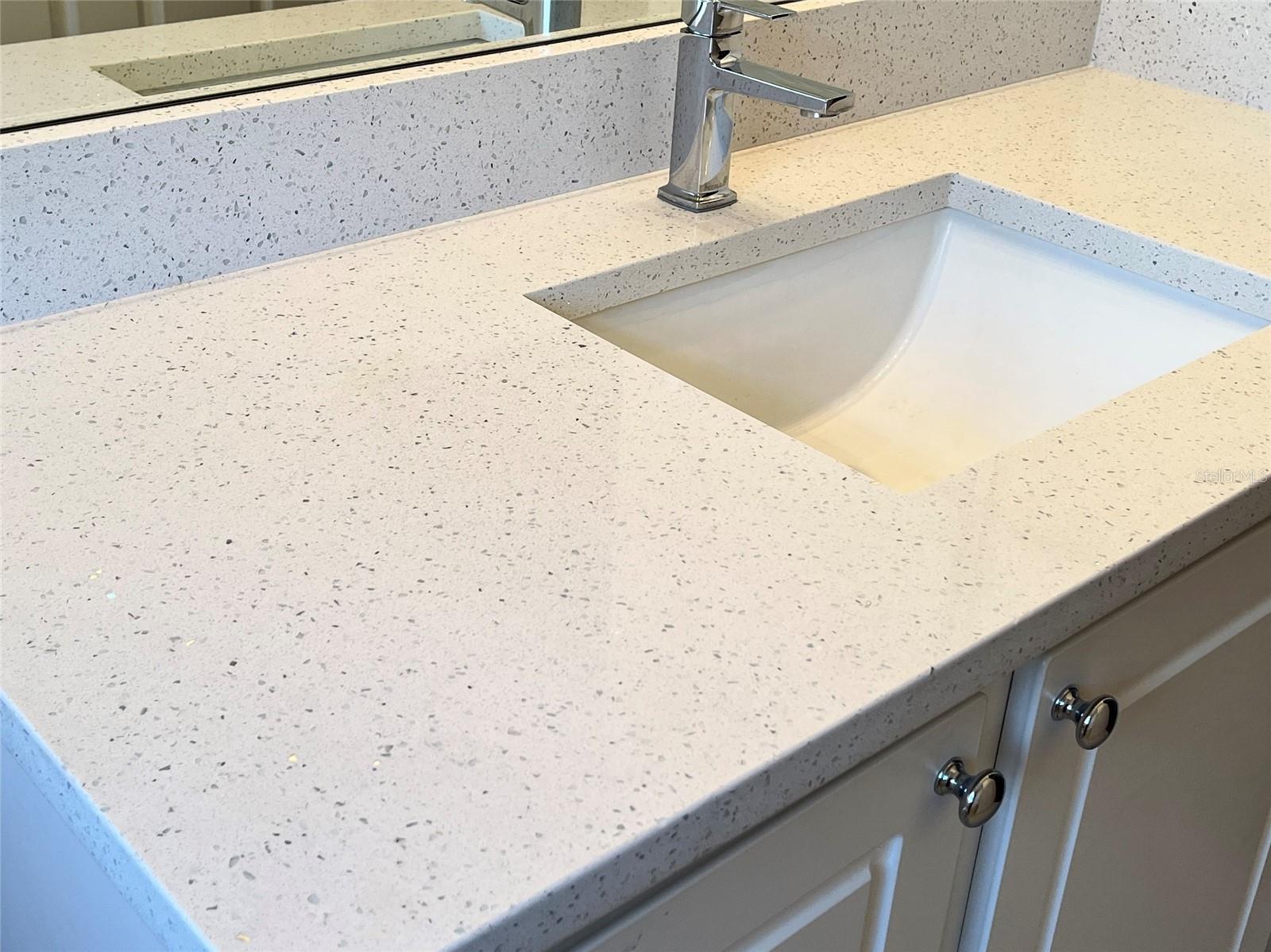 Listing photo id 33 for 117 Angol Street