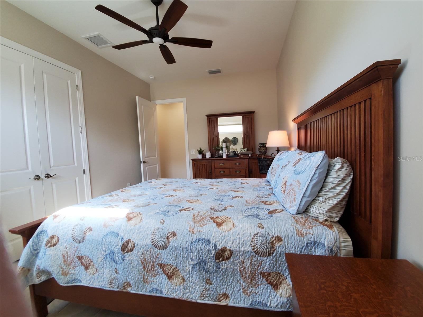 Image 23 of 52 For 185 Colony Point Dr.