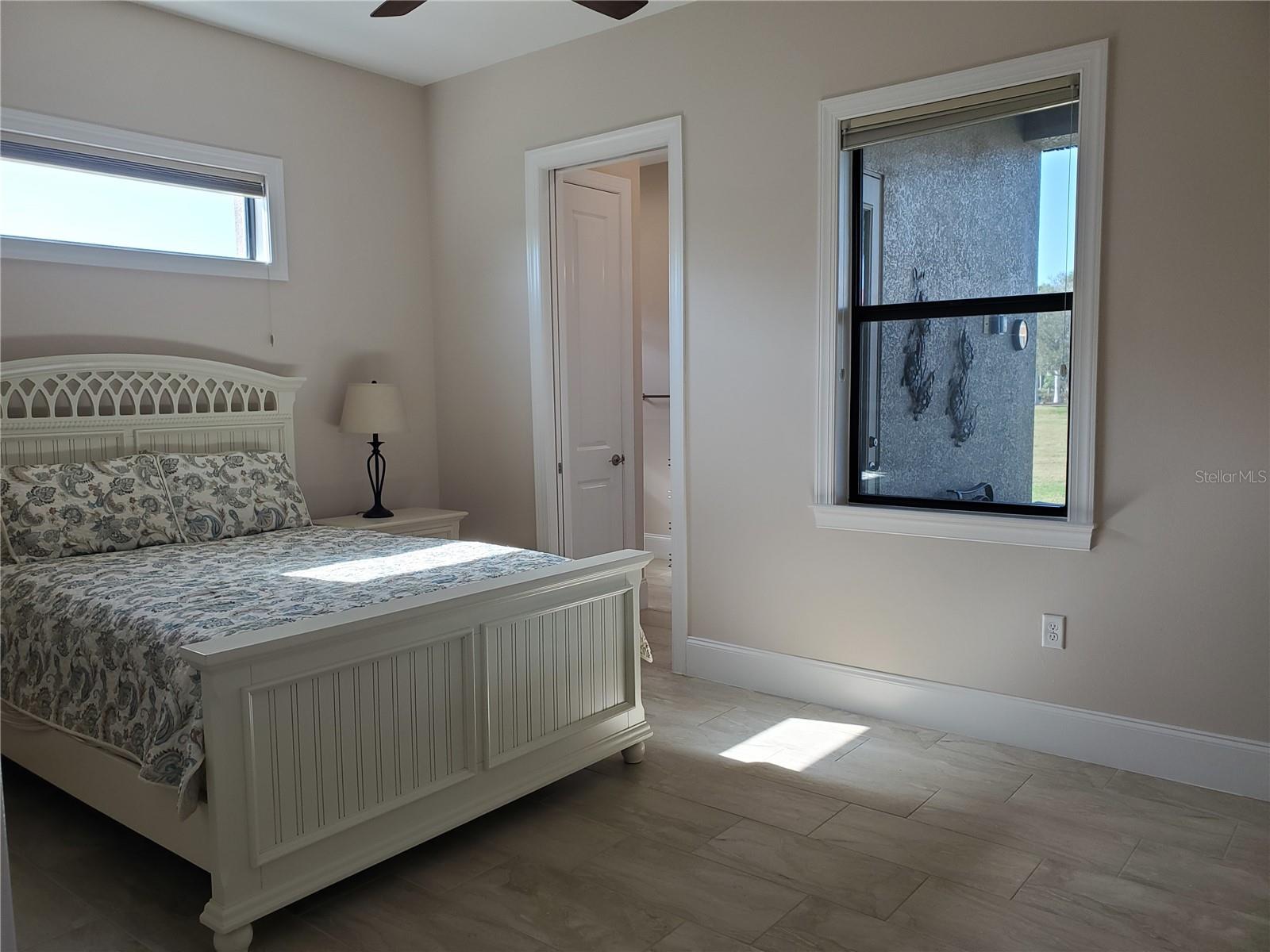 Image 25 of 52 For 185 Colony Point Dr.