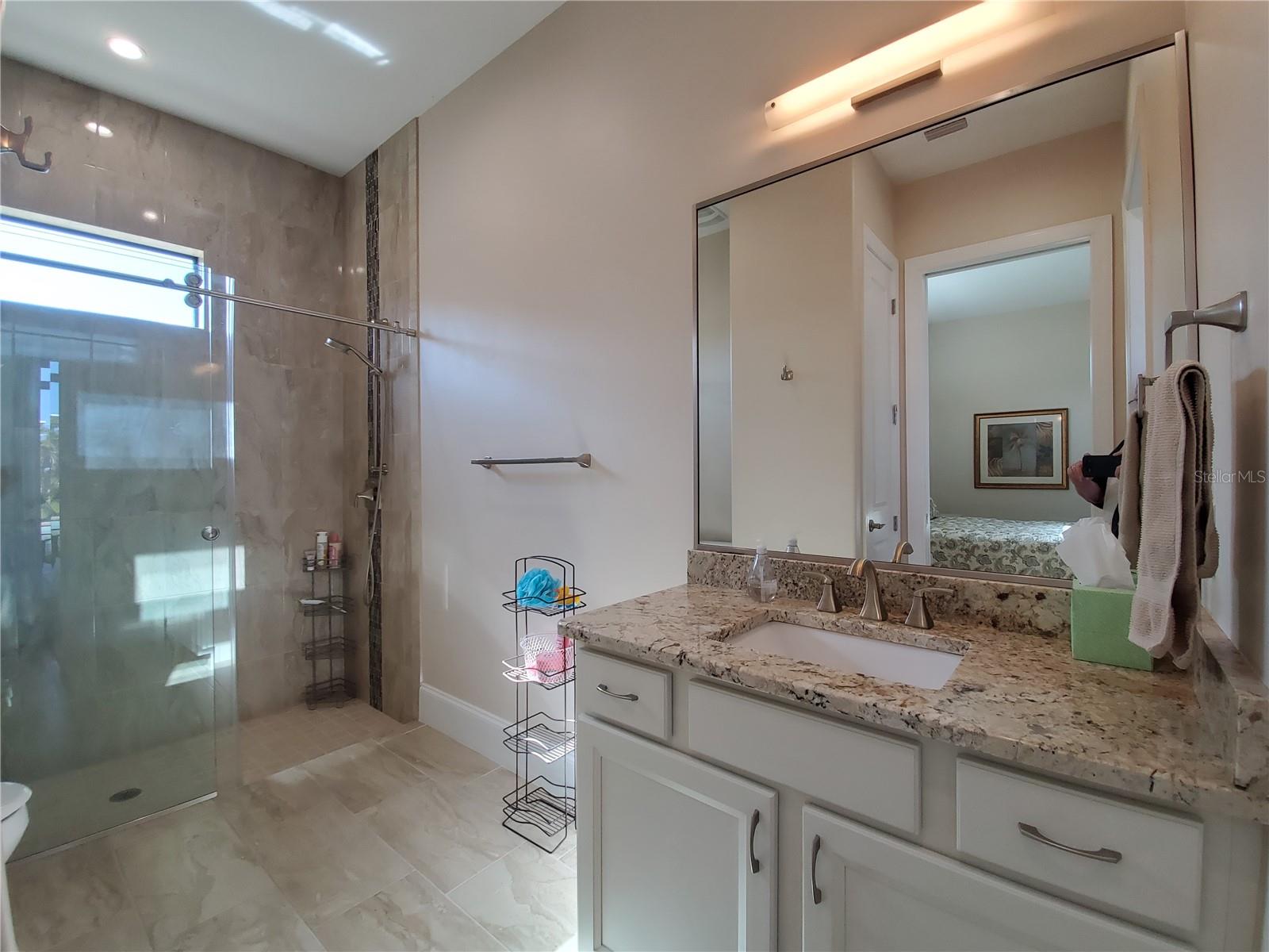 Image 26 of 52 For 185 Colony Point Dr.