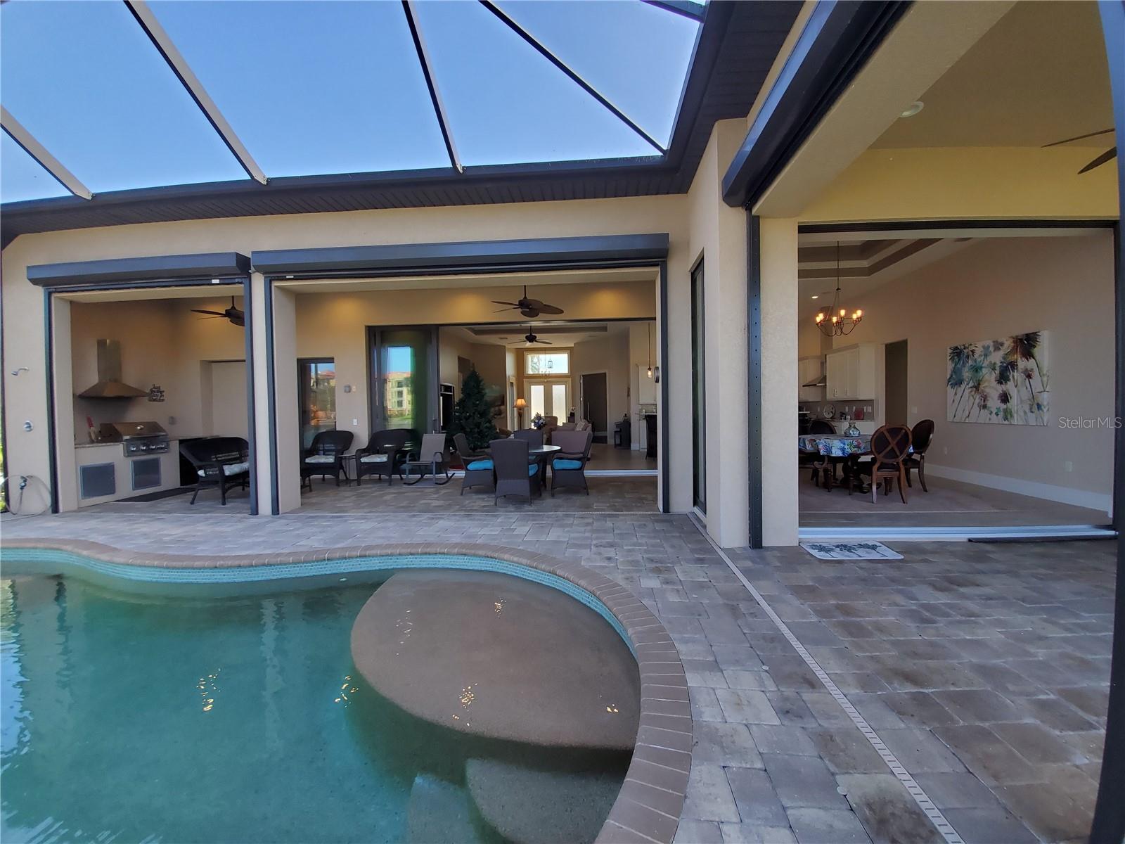 Image 33 of 52 For 185 Colony Point Dr.