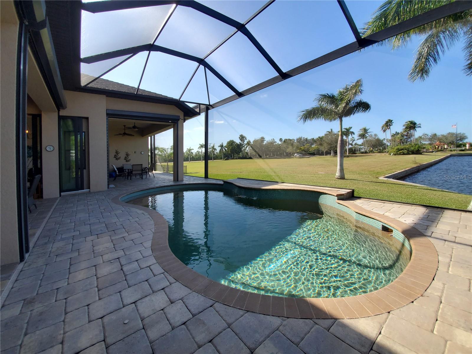 Image 34 of 52 For 185 Colony Point Dr.