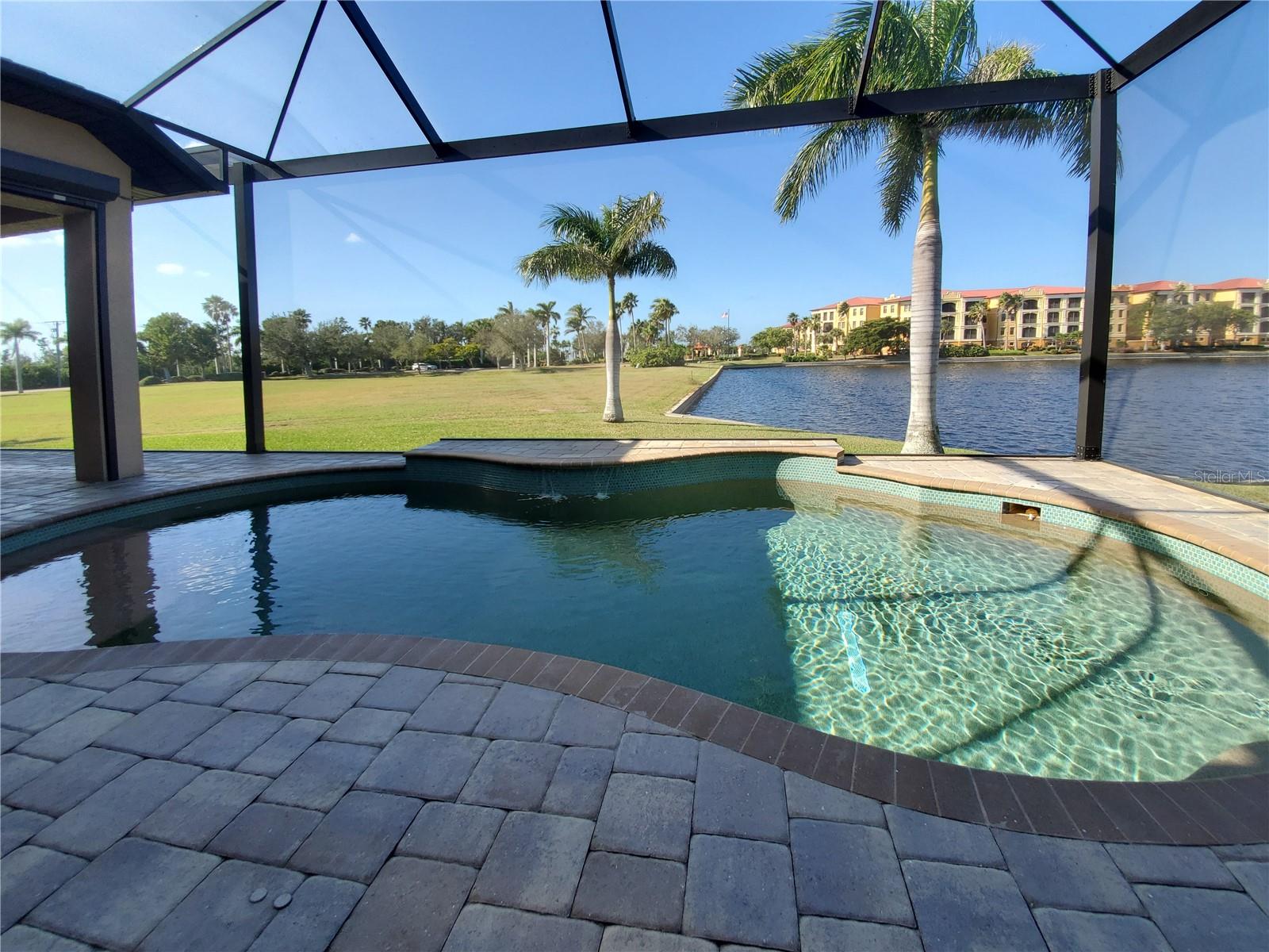 Image 36 of 52 For 185 Colony Point Dr.