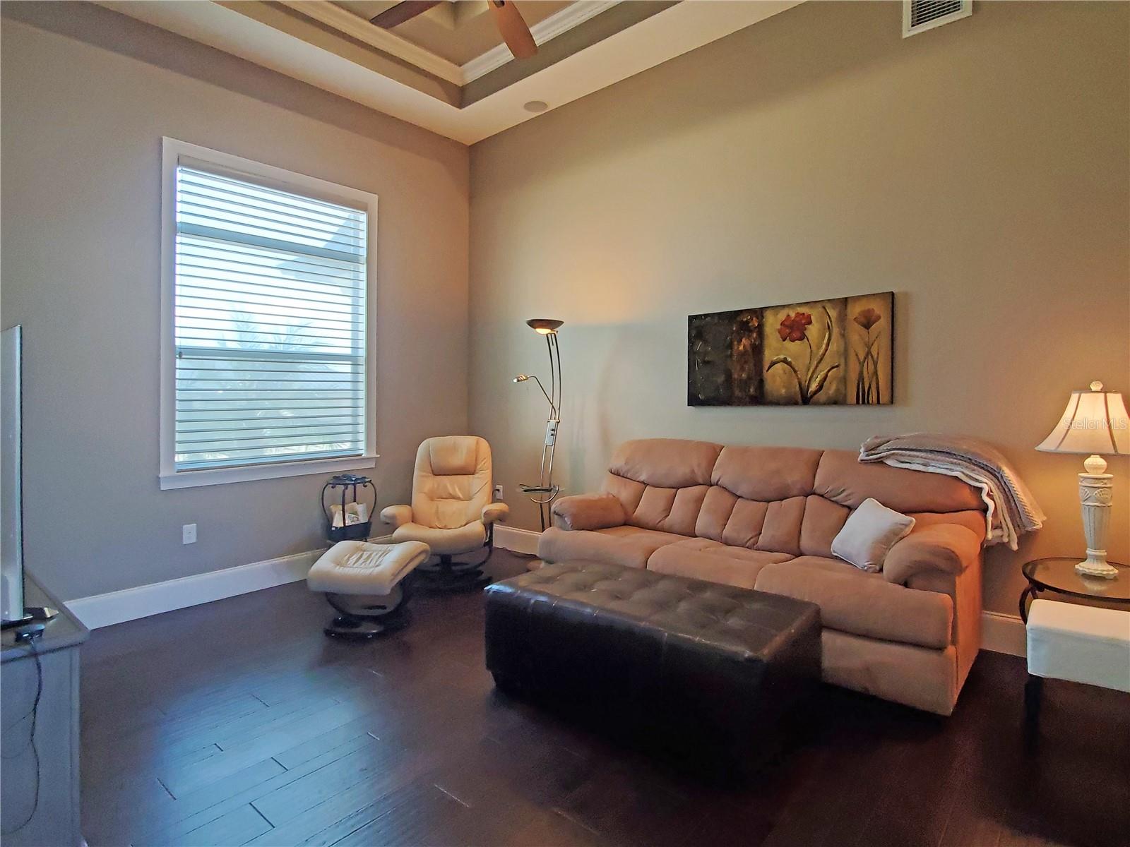 Image 4 of 52 For 185 Colony Point Dr.