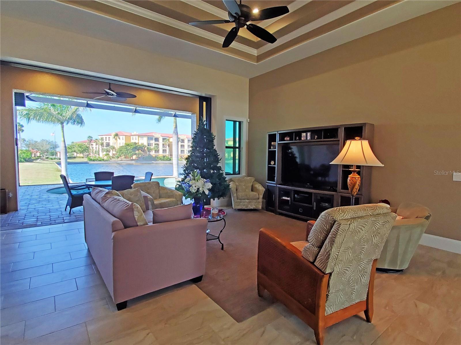 Image 5 of 52 For 185 Colony Point Dr.