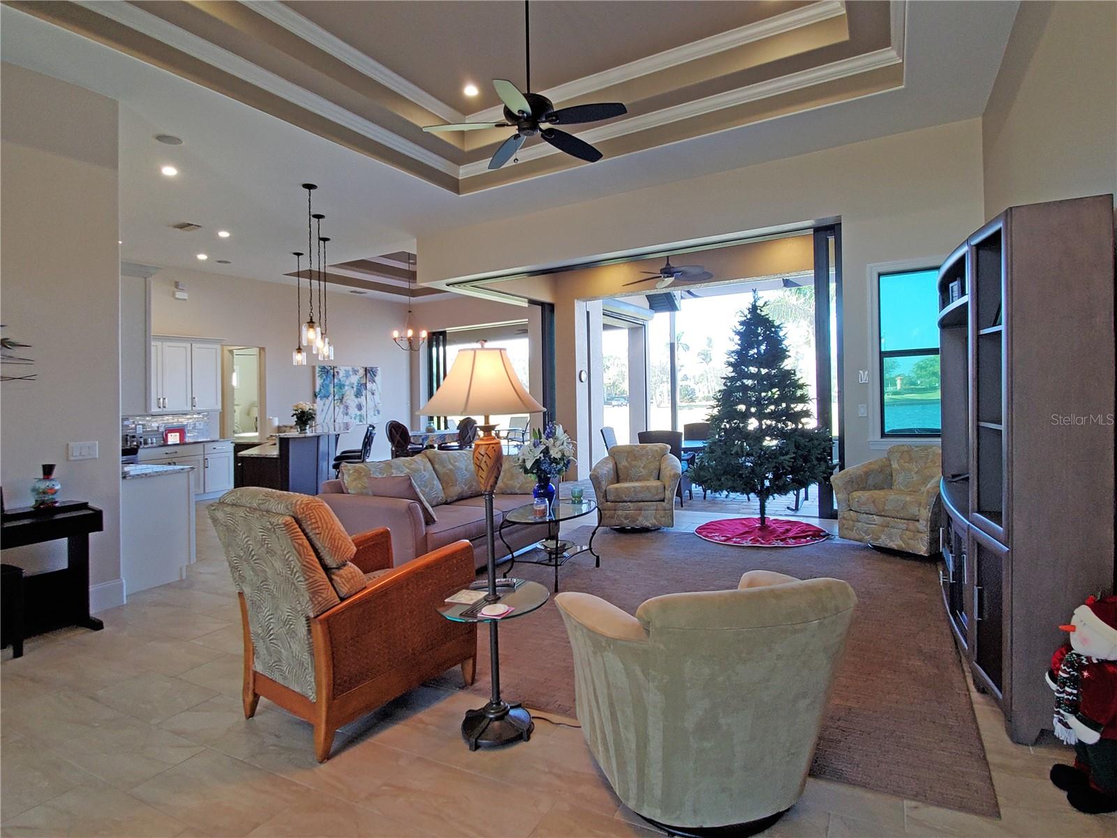 Image 7 of 52 For 185 Colony Point Dr.