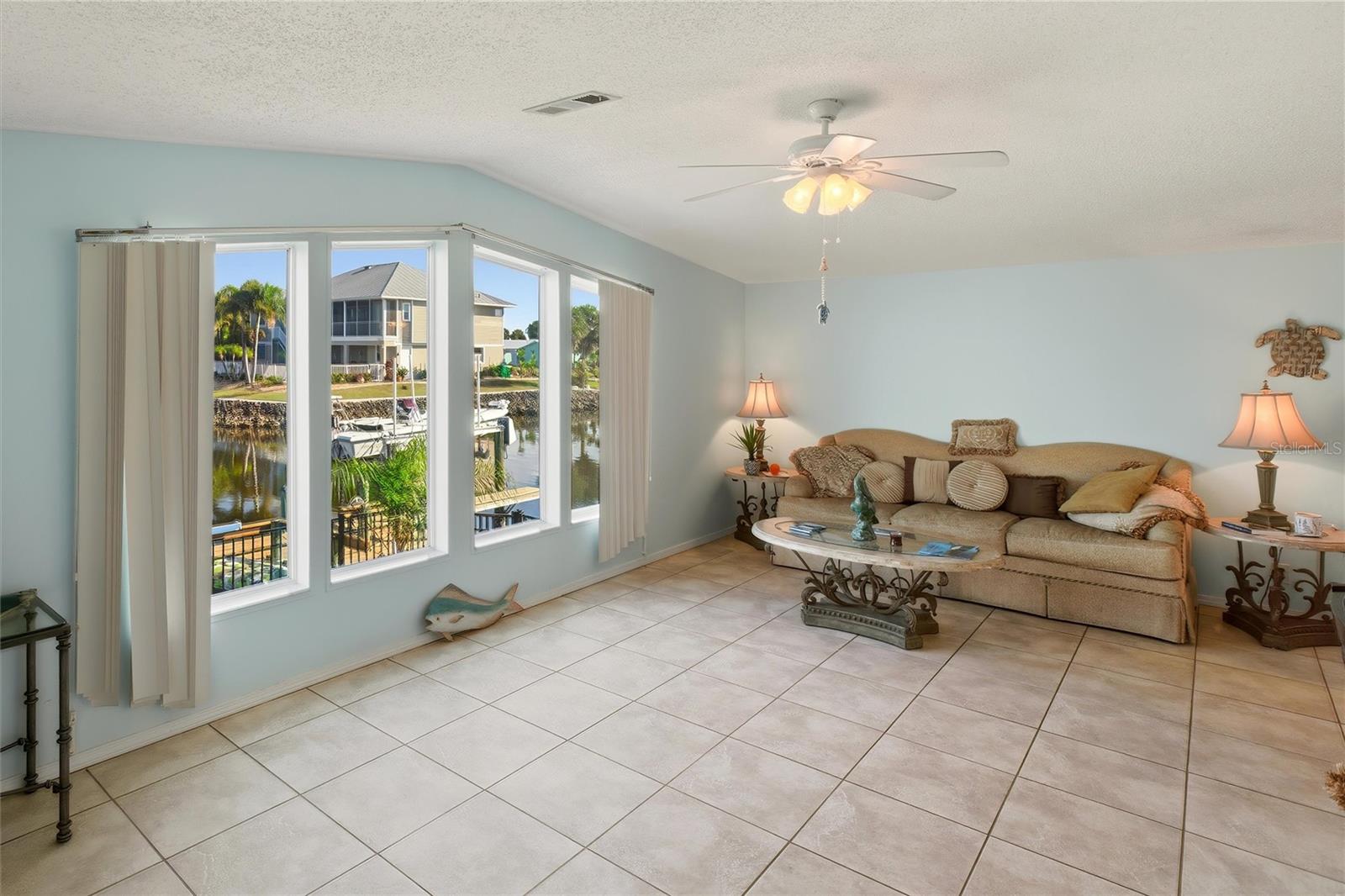 Image 18 of 52 For 4190 Pelican Pointe Drive