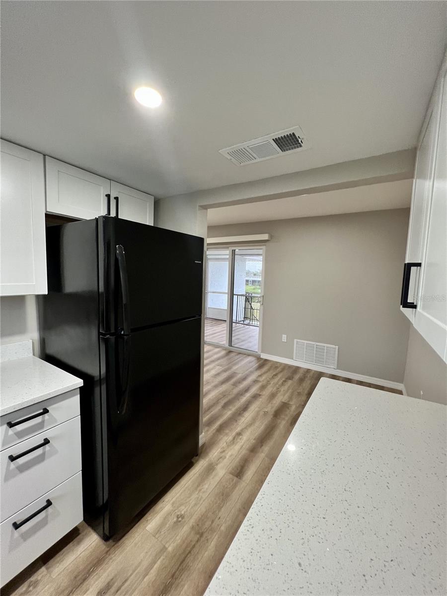 Image 13 of 35 For 146 Boundary Boulevard B202