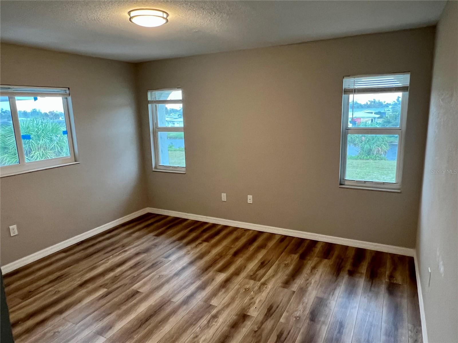 Image 21 of 35 For 146 Boundary Boulevard B202