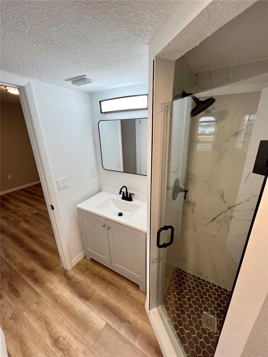 Image 26 of 35 For 146 Boundary Boulevard B202