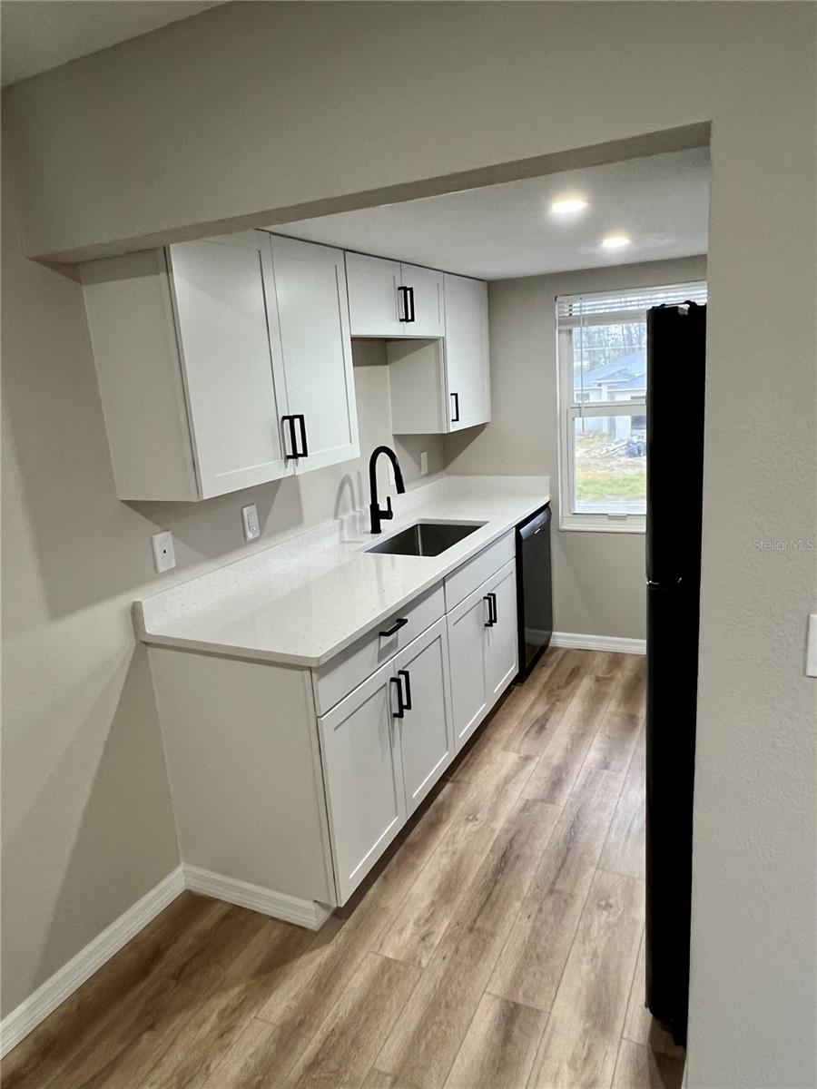 Image 8 of 35 For 146 Boundary Boulevard B202