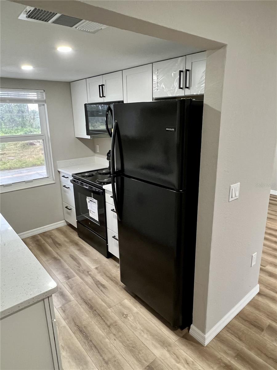 Image 9 of 35 For 146 Boundary Boulevard B202