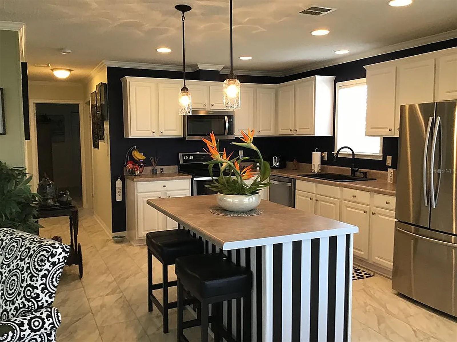 Image 4 of 23 For 8 Hague Road