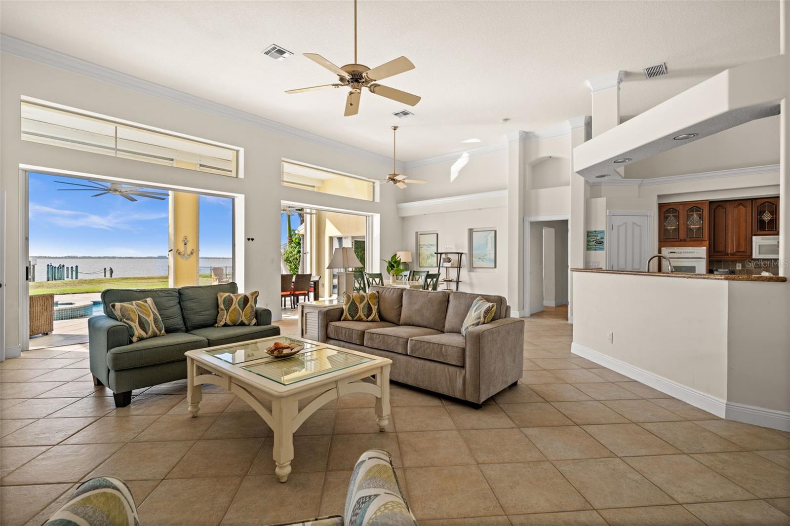 Image 11 of 50 For 264 Bayshore Drive