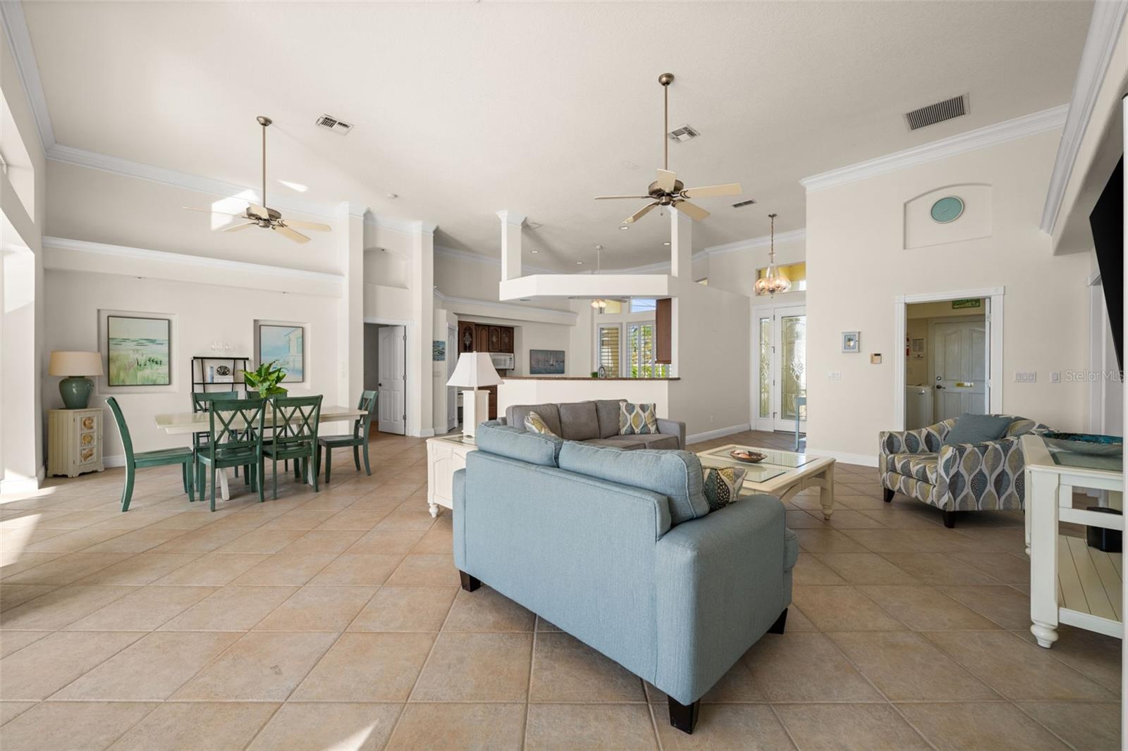 Image 12 of 50 For 264 Bayshore Drive