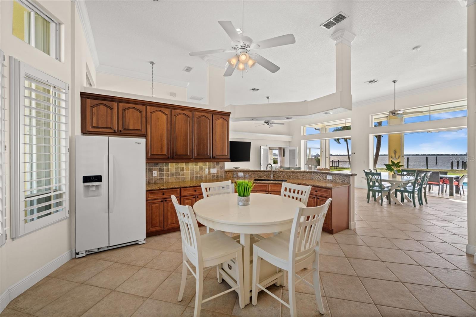 Image 14 of 50 For 264 Bayshore Drive