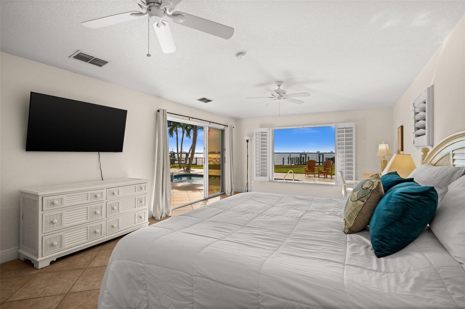 Image 18 of 50 For 264 Bayshore Drive