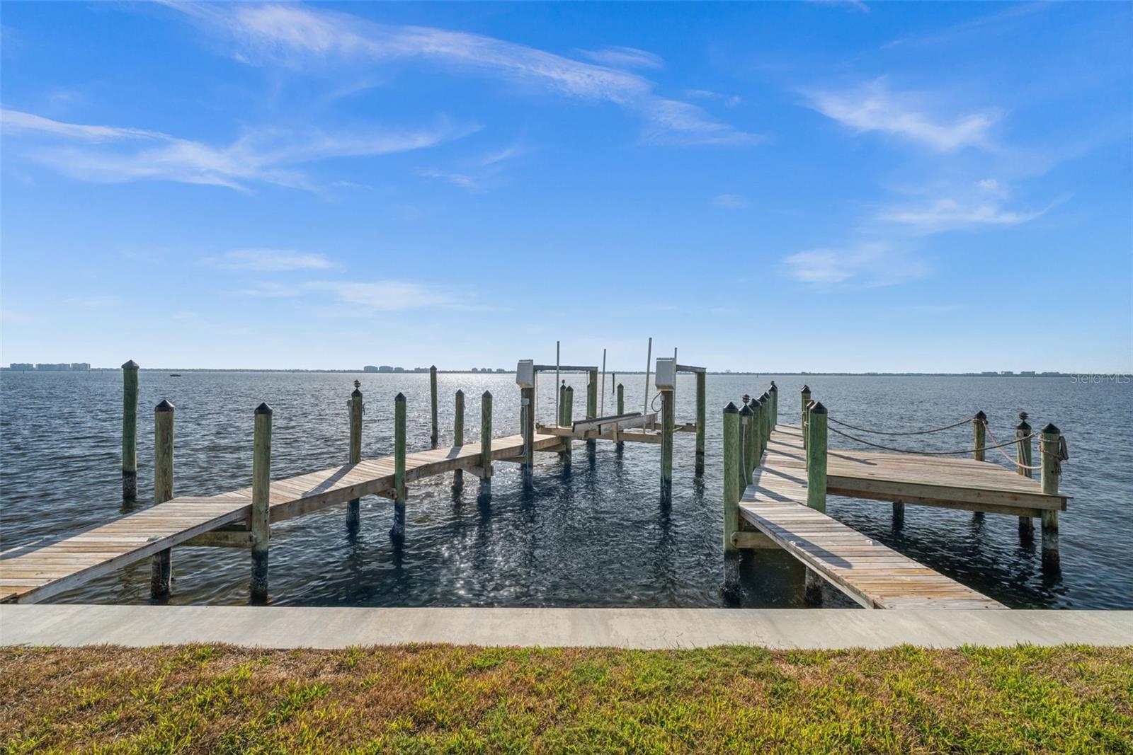 Image 35 of 50 For 264 Bayshore Drive