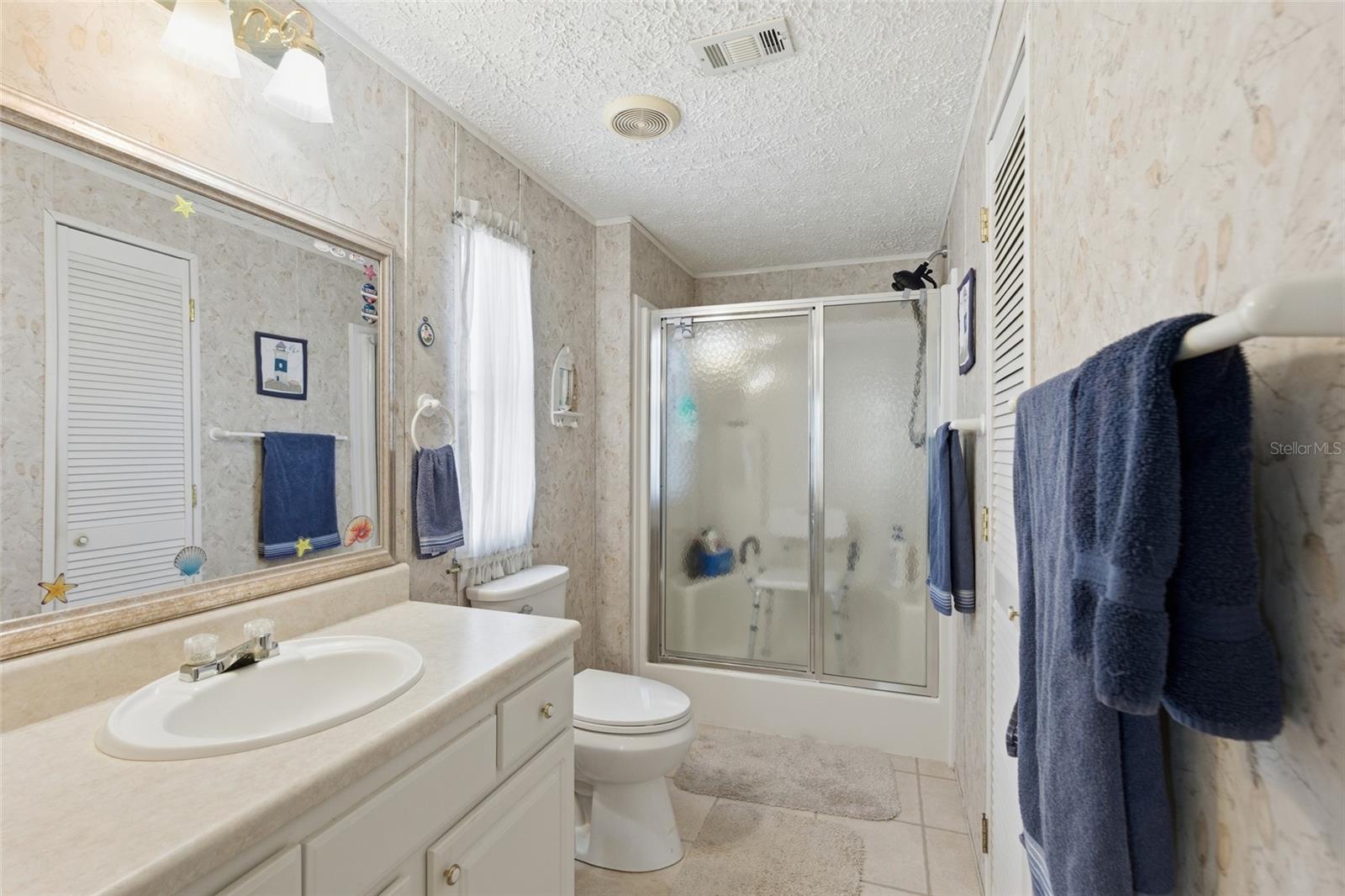 Image 14 of 27 For 25163 Marion Avenue 13