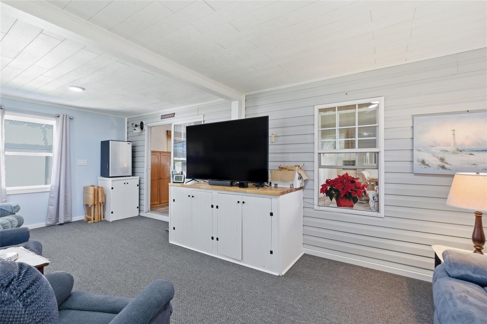 Image 18 of 27 For 25163 Marion Avenue 13