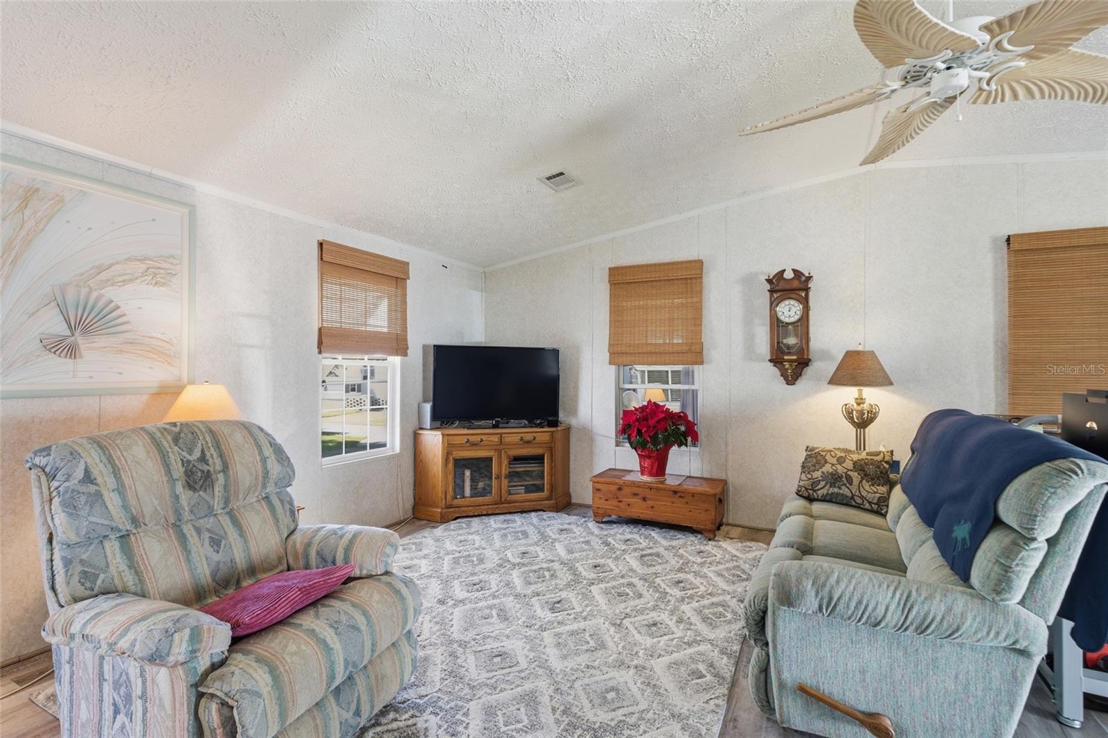 Image 4 of 27 For 25163 Marion Avenue 13