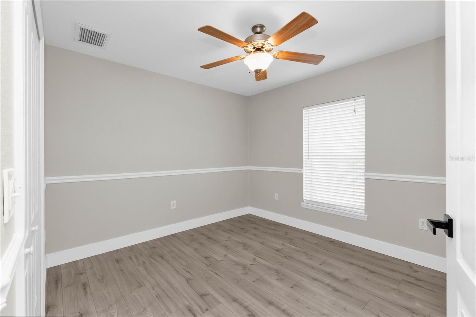 Image 19 of 43 For 11422 Second Avenue